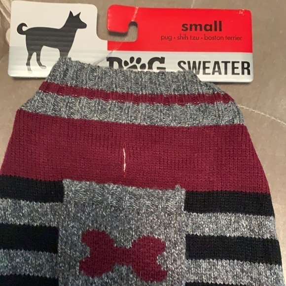 Small dog sweater, leash hole, pocket! - Picture 2 of 5